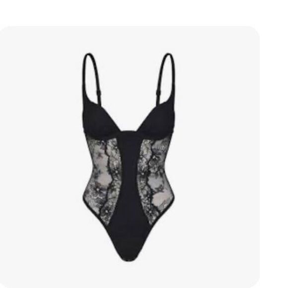 SKIMS Kim Kardashian Ultra Fine Lace XS Onyx NWT